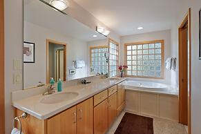 11 Tournament 5 Bedroom Home by RedAwning