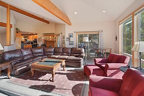 11 Tournament 5 Bedroom Home by RedAwning