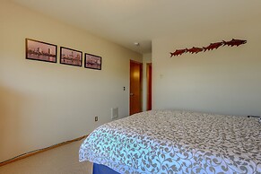 13 Lodge Condo Minutes Away from Golfing, Biking, and Playground by Re