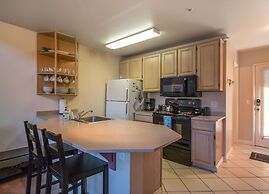 Lodge 27 Roomy Condo with Gear Storage Onsite by RedAwning