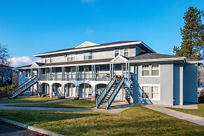 Lodge 27 Roomy Condo with Gear Storage Onsite by RedAwning