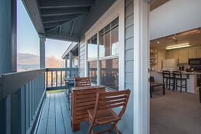 Lodge 27 Roomy Condo with Gear Storage Onsite by RedAwning