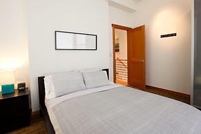 Bridge View Loft 3 Bedroom Condo by RedAwning