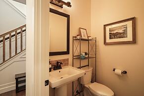 Trails End 5 Bedroom Home by RedAwning