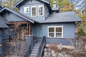 Trails End 5 Bedroom Home by RedAwning