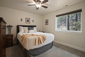 Trails End 5 Bedroom Home by RedAwning