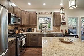 Trails End 5 Bedroom Home by RedAwning