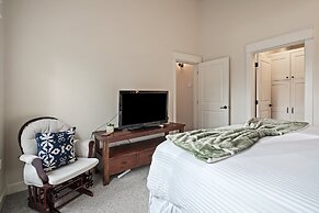 Trails End 5 Bedroom Home by RedAwning