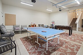 Trails End 5 Bedroom Home by RedAwning