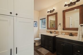 Trails End 5 Bedroom Home by RedAwning