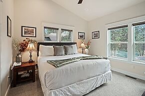 Trails End 5 Bedroom Home by RedAwning