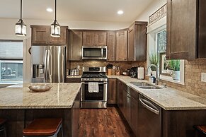 Trails End 5 Bedroom Home by RedAwning