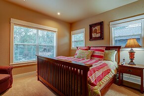 Big Pine Home with Hot Tub Close to Deschutes River Trail by RedAwning