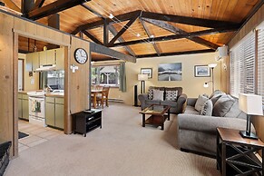 7 Grizzly Home New Private Hot Tub on the Deck and Bike for Adventure 