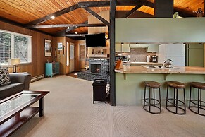 7 Grizzly Home New Private Hot Tub on the Deck and Bike for Adventure 