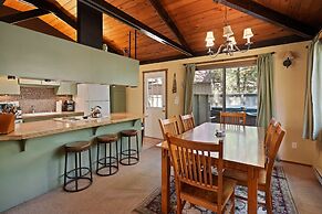 7 Grizzly Home New Private Hot Tub on the Deck and Bike for Adventure 