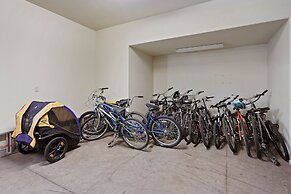 11 Vine Maple 5 Bedroom Home by RedAwning