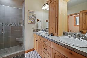 11 Vine Maple 5 Bedroom Home by RedAwning