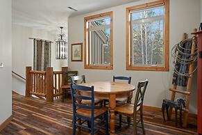 11 Vine Maple 5 Bedroom Home by RedAwning