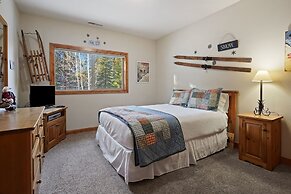 11 Vine Maple 5 Bedroom Home by RedAwning