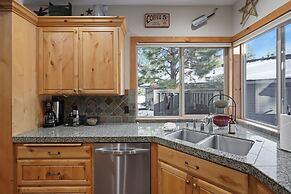 11 Vine Maple 5 Bedroom Home by RedAwning