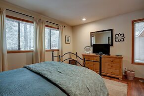 Pet-Friendly 6 Otter Home features Bikes to Explore Sunriver Village b