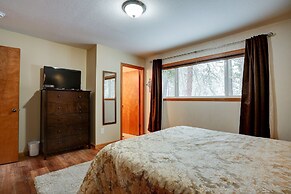 Pet-Friendly 6 Otter Home features Bikes to Explore Sunriver Village b