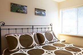 Mountain House 4 Bedroom Home by RedAwning