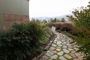 Mountain House 4 Bedroom Home by RedAwning