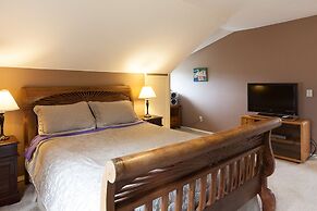 Daisy's Place 3 Bedroom Home by RedAwning