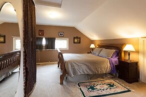 Daisy's Place 3 Bedroom Home by RedAwning