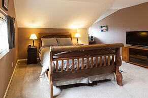 Daisy's Place 3 Bedroom Home by RedAwning