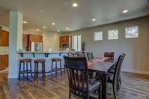 Quinn Creek 4 Bedroom Home by RedAwning