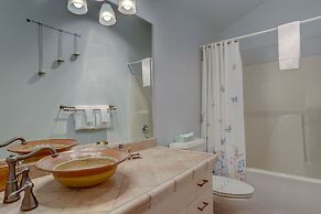 3 Mulligan Home features Hot Tub on Private Deck and Wood-Burning Fire