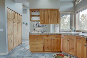 3 Mulligan Home features Hot Tub on Private Deck and Wood-Burning Fire