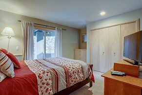 3 Mulligan Home features Hot Tub on Private Deck and Wood-Burning Fire