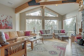 3 Mulligan Home features Hot Tub on Private Deck and Wood-Burning Fire