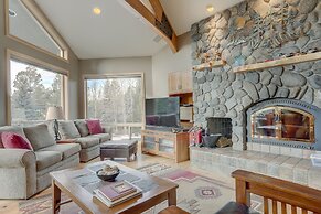 3 Mulligan Home features Hot Tub on Private Deck and Wood-Burning Fire