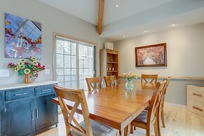 3 Mulligan Home features Hot Tub on Private Deck and Wood-Burning Fire