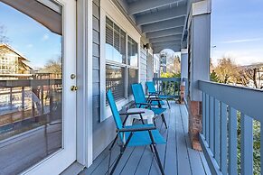 Alley's 22 Condo with Direct Deck Access by RedAwning