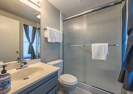 Alley's 22 Condo with Direct Deck Access by RedAwning