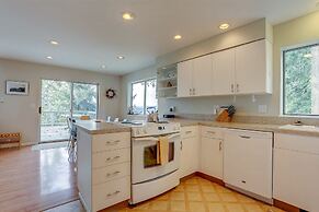 Fir Mountain Escape 4 Bedroom Home by RedAwning