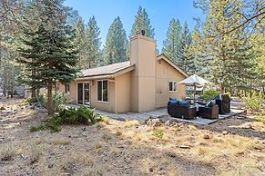 2 Killdeer Home features Private Hot Tub and Bikes to Explore Sunriver