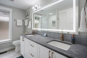 2 Killdeer Home features Private Hot Tub and Bikes to Explore Sunriver