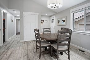 2 Killdeer Home features Private Hot Tub and Bikes to Explore Sunriver