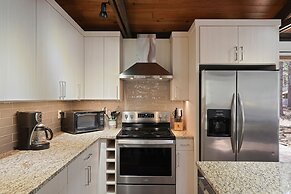 3 Killdeer Lane Pet Friendly Home 3 Minutes Walk from SHARC by RedAwni