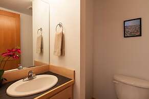 Pet-Friendly Venturi with Fireplace and BBQ on the Deck by RedAwning