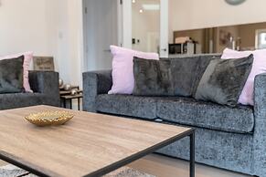 Reading Green Park Village Serviced Apt