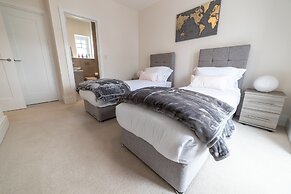 Reading Green Park Village Serviced Apt