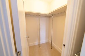 Reading Green Park Village Serviced Apt